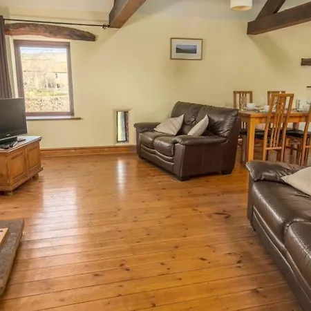 بيت للعطل Old Well Barn Conversion بنريث