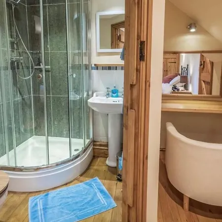 بيت للعطل Old Well Barn Conversion *