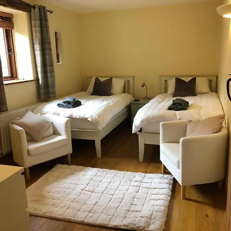 Old Well Barn Conversion بيت للعطل بنريث